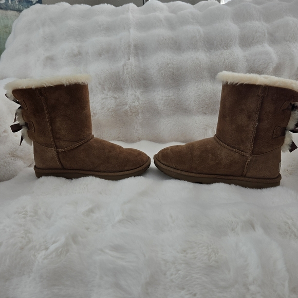 UGG Bailey II Shearling Boot - Picture 8 of 9